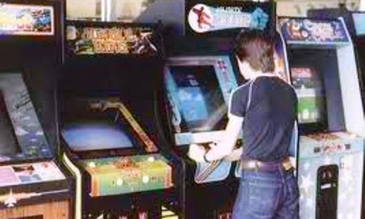 Τα πρώτα ηλεκτρονικά παιχνίδια στις καφετέριες
